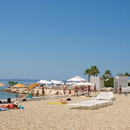 快乐的一天公寓