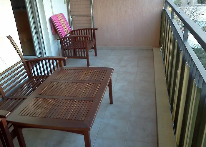 Apartment Happy Day Split