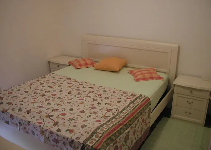 Apartment Happy Day Split